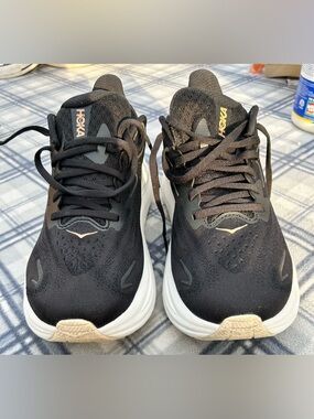 Hoka One One W Clifton 10 size 9B